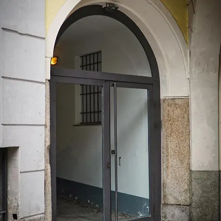 Sant'Ambrogio Historic Apartment - In Front Of Cattolica Milan Exterior photo